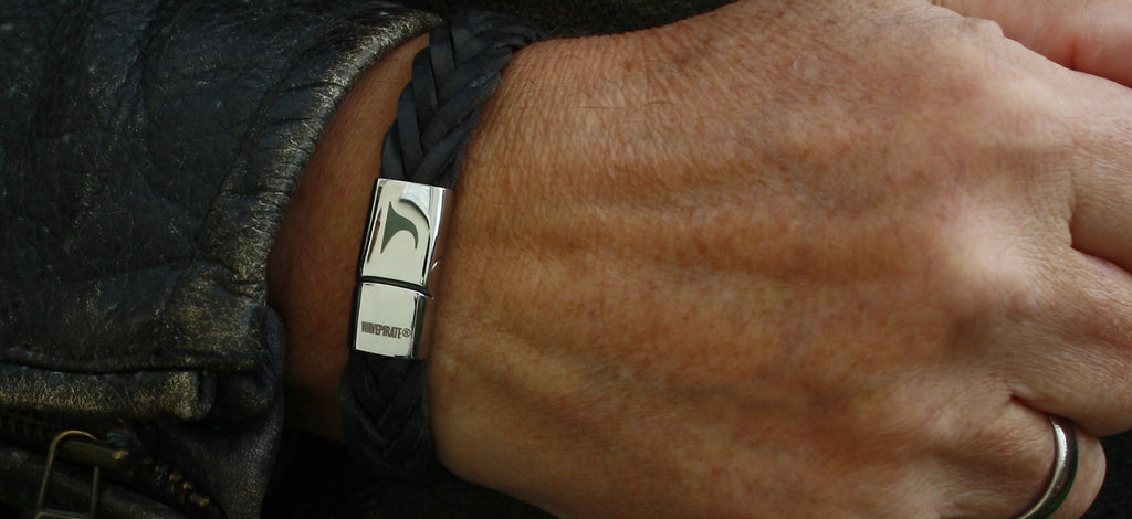 WAVEPIRATE Armband TARIFA aus Leder oder Segeltau mit Edelstahl-Magnetverschluss. Handgefertigte Accessoires - Made in Germany - ab 20 EURO versandkostenfreie Lieferung - sofort lieferbar - Geschenkverpackung - Leder - Segeltau -Edelstahl
